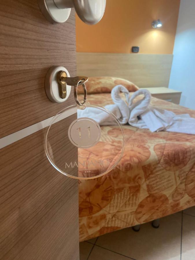 Hotel Mandanici :Borgo Marsalini Barcellona Pozzo di Gotto Esterno foto
