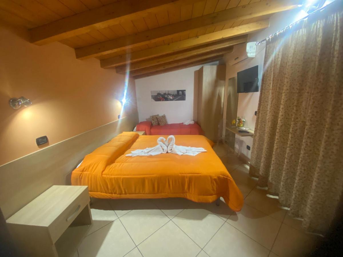 Hotel Mandanici :Borgo Marsalini Barcellona Pozzo di Gotto Esterno foto