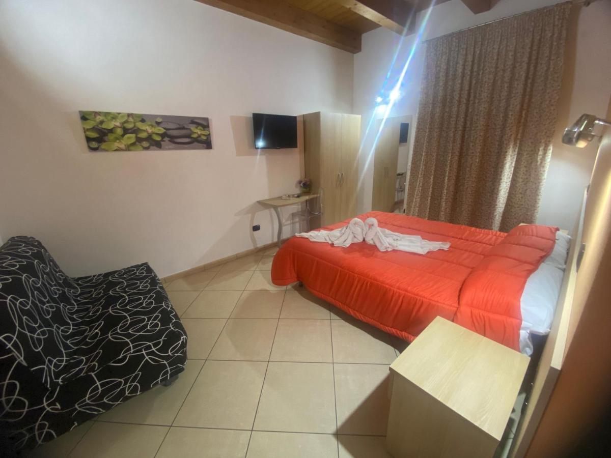 Hotel Mandanici :Borgo Marsalini Barcellona Pozzo di Gotto Esterno foto