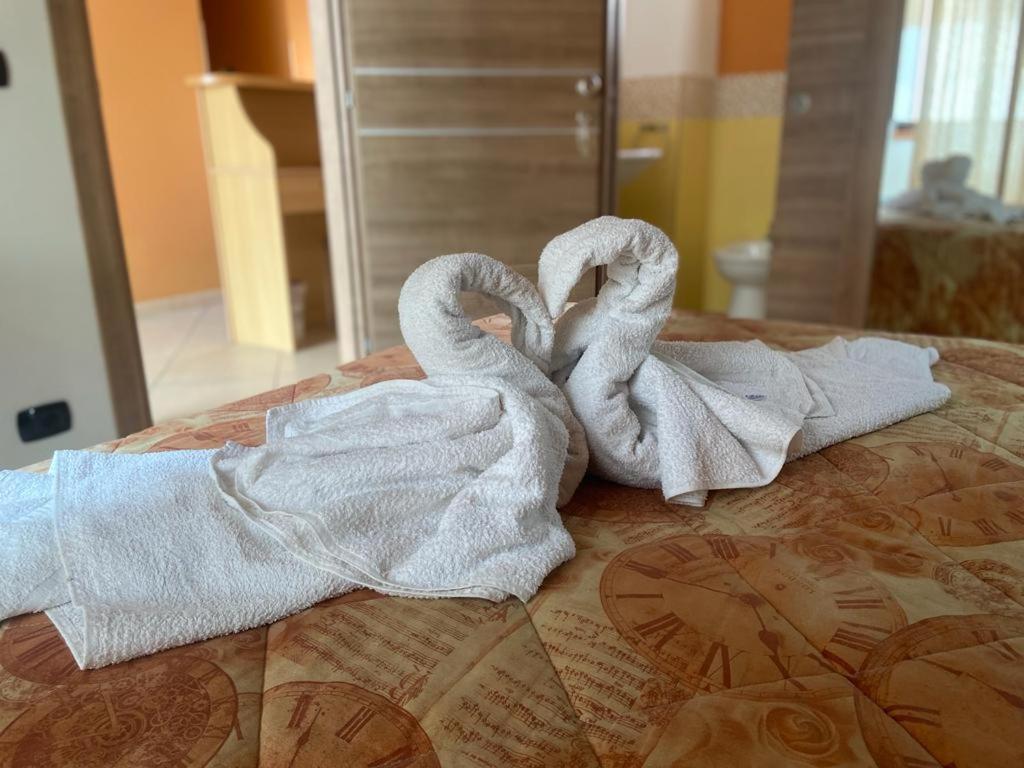 Hotel Mandanici :Borgo Marsalini Barcellona Pozzo di Gotto Esterno foto