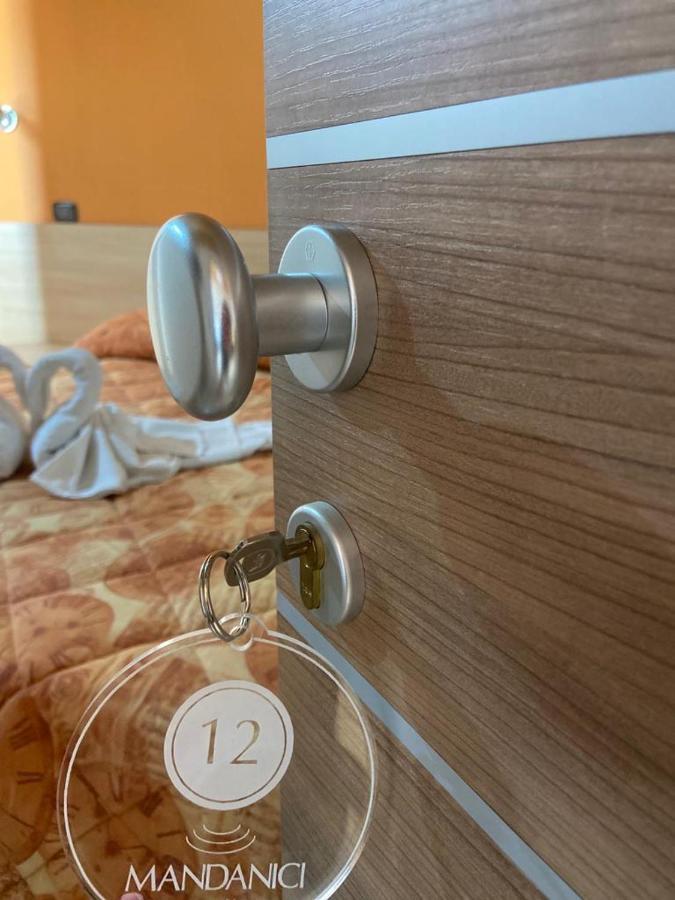 Hotel Mandanici :Borgo Marsalini Barcellona Pozzo di Gotto Esterno foto