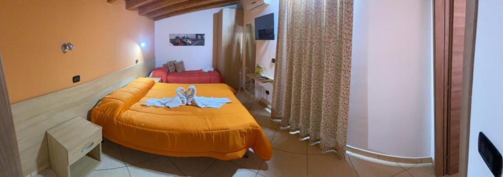 Hotel Mandanici :Borgo Marsalini Barcellona Pozzo di Gotto Esterno foto